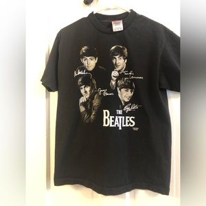 Almost vintage 2001 Beatles shirt size Medium